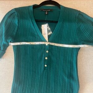White House Black Market Green Ribbed V-Neck Sweater